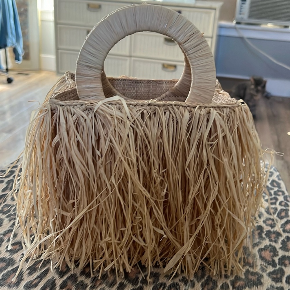 Adorable straw handbag!